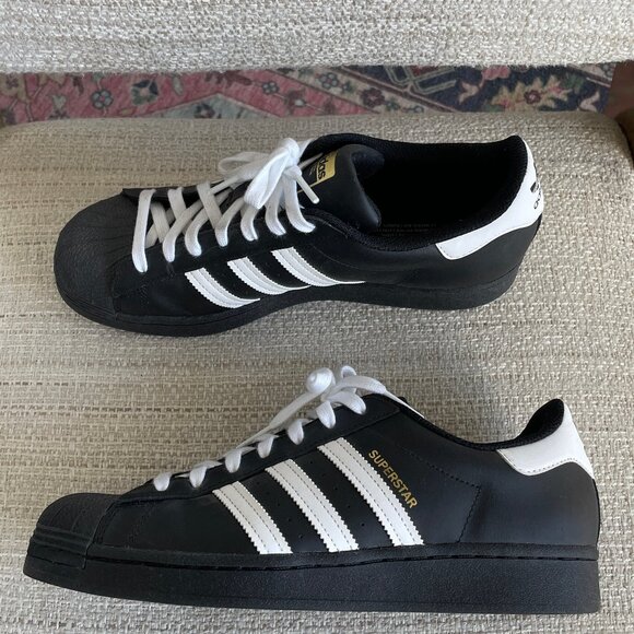 Adidas Black Superstars Men’s 10 - Picture 2 of 7